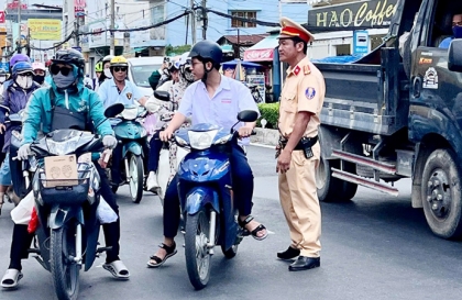 Mức phạt xe máy: Học sinh không đủ tuổi điều khiển xe máy 